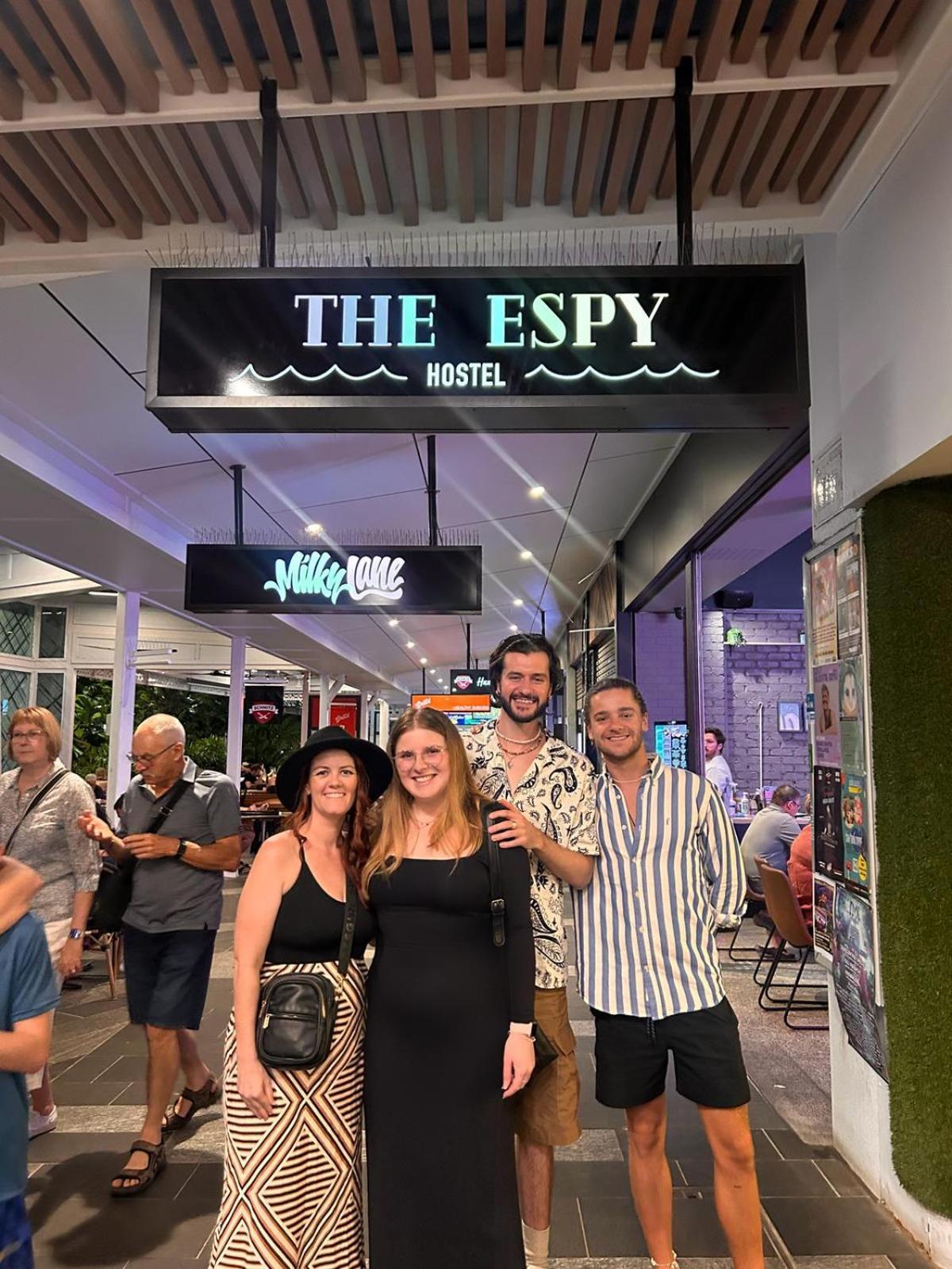 The Espy Hostel แคนส์ ภายนอก รูปภาพ